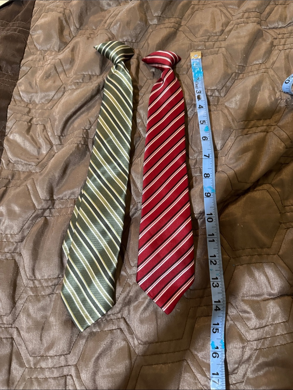 Junior boys Tie - Red and Olive clip on